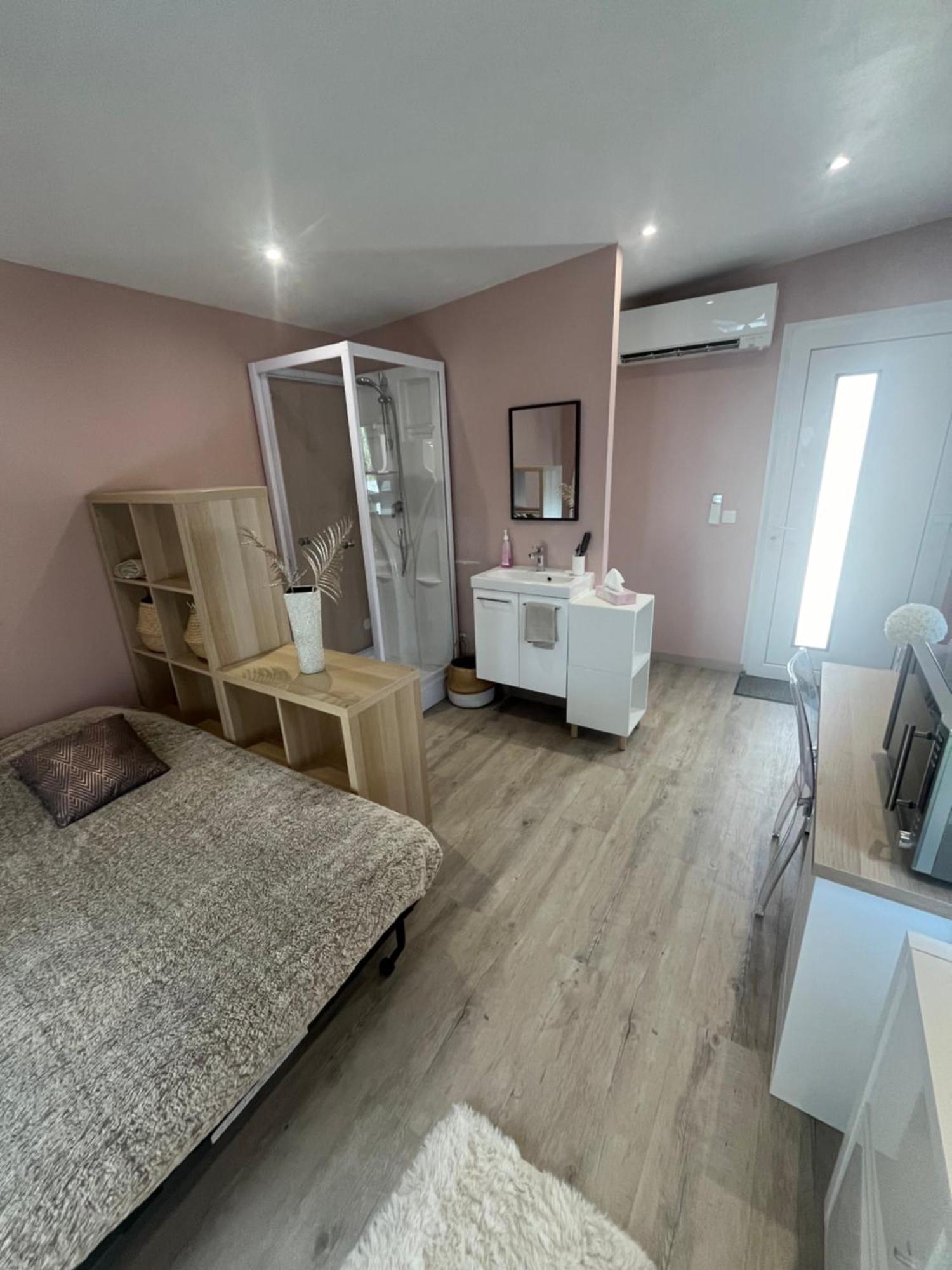 Dependance Prive Apartment แซ็งต์-ทีโบลต์-เดส์-วีญส์ ภายนอก รูปภาพ