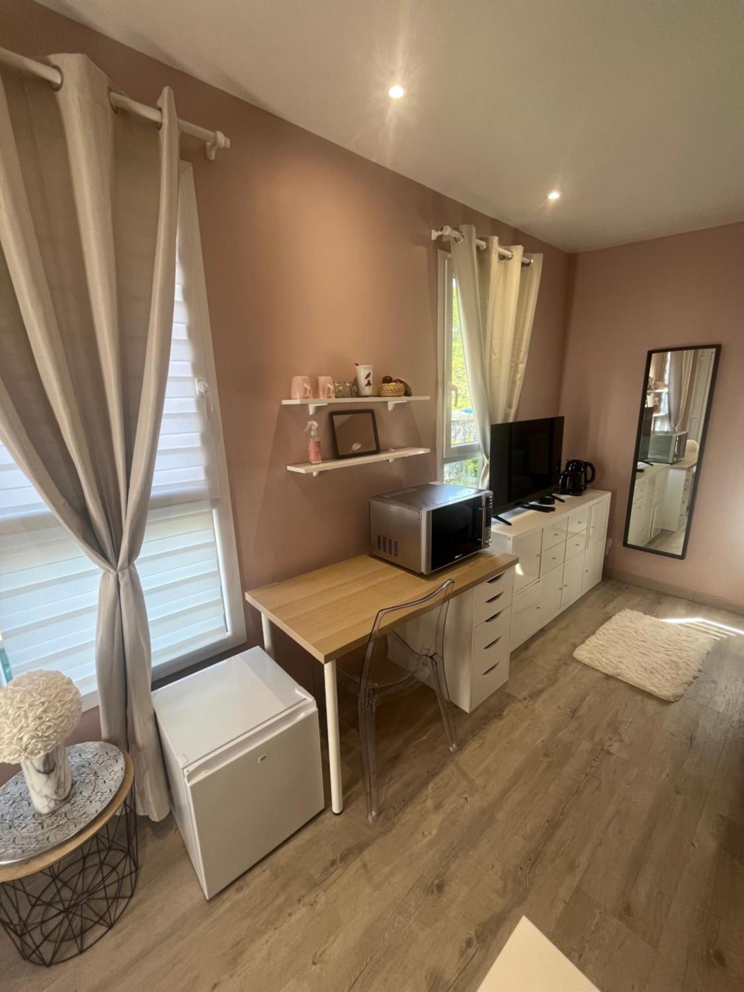 Dependance Prive Apartment แซ็งต์-ทีโบลต์-เดส์-วีญส์ ภายนอก รูปภาพ