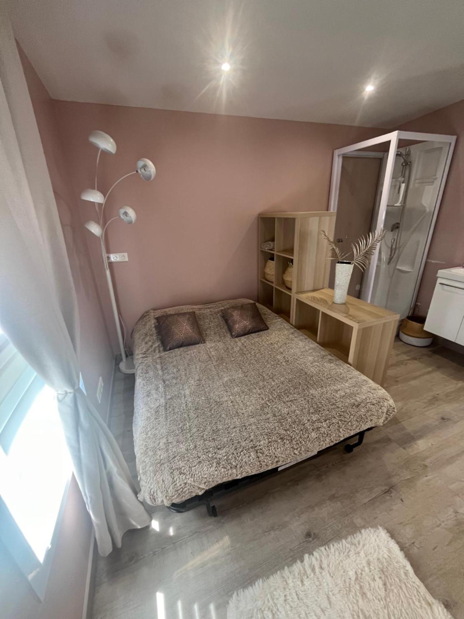 Dependance Prive Apartment แซ็งต์-ทีโบลต์-เดส์-วีญส์ ภายนอก รูปภาพ