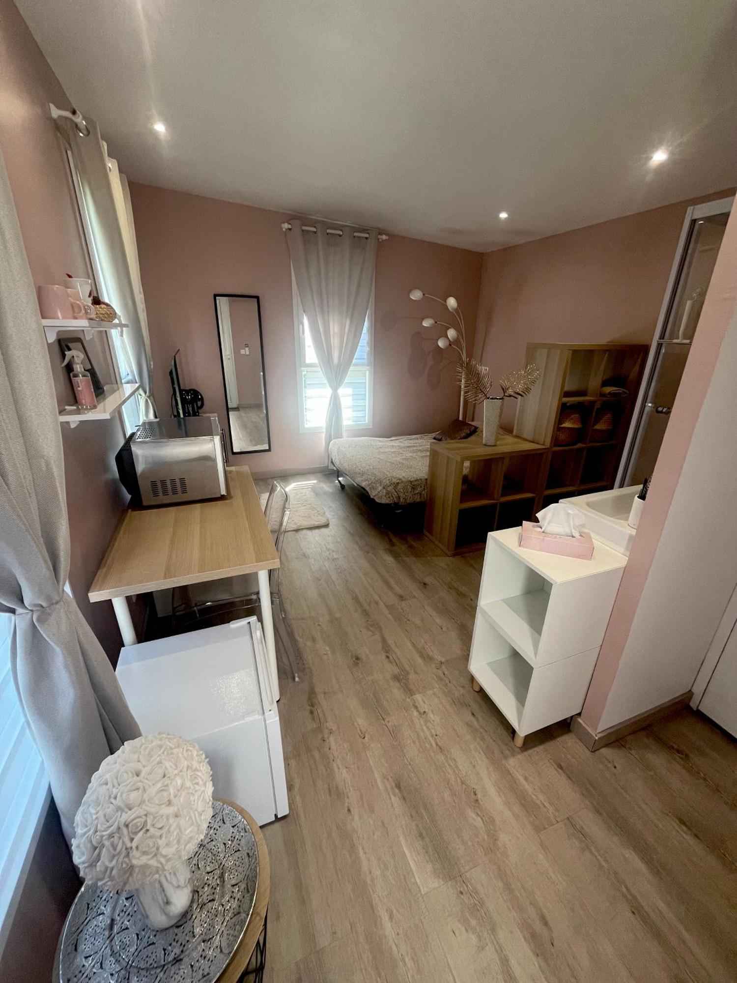 Dependance Prive Apartment แซ็งต์-ทีโบลต์-เดส์-วีญส์ ภายนอก รูปภาพ