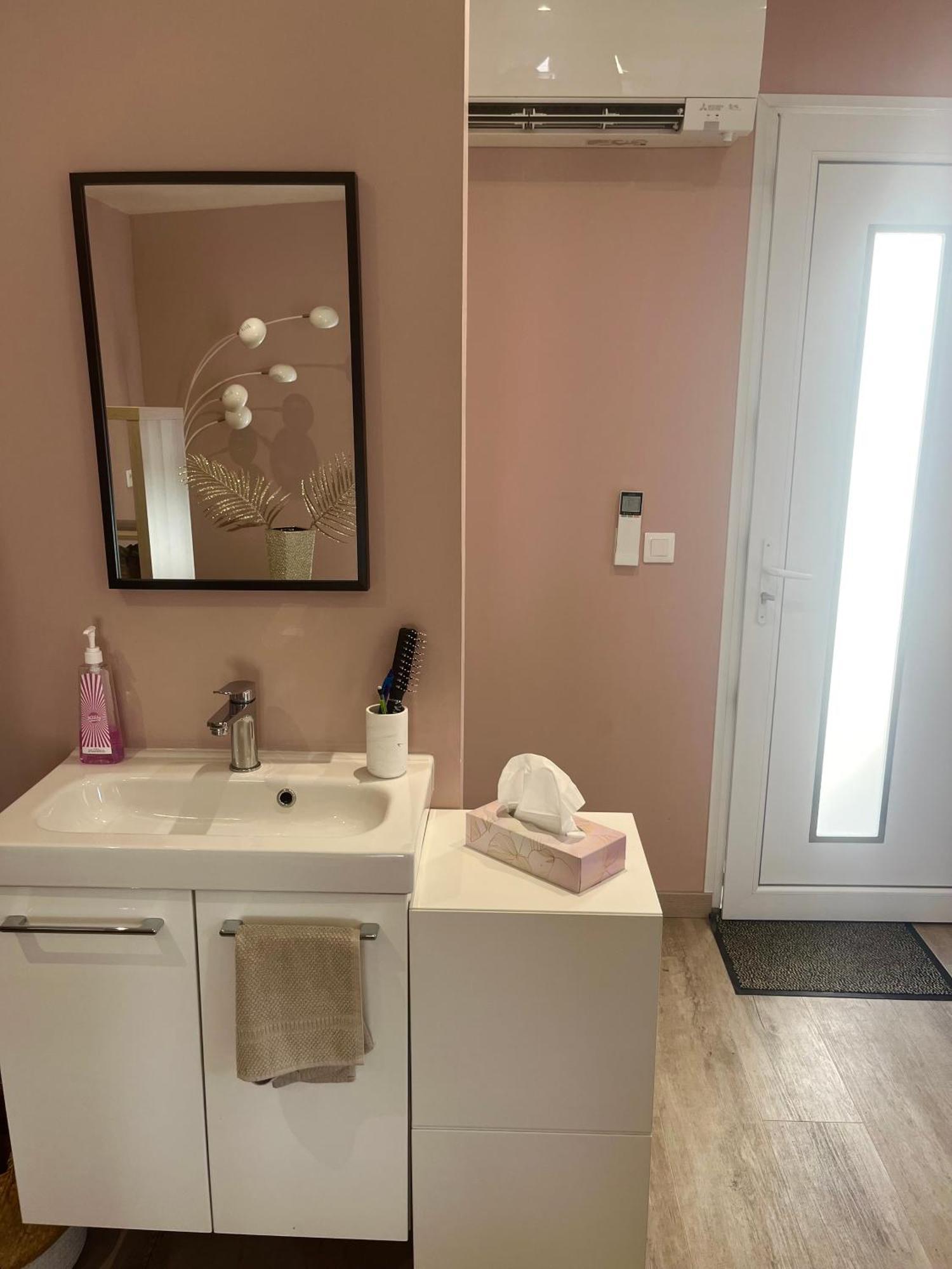 Dependance Prive Apartment แซ็งต์-ทีโบลต์-เดส์-วีญส์ ภายนอก รูปภาพ